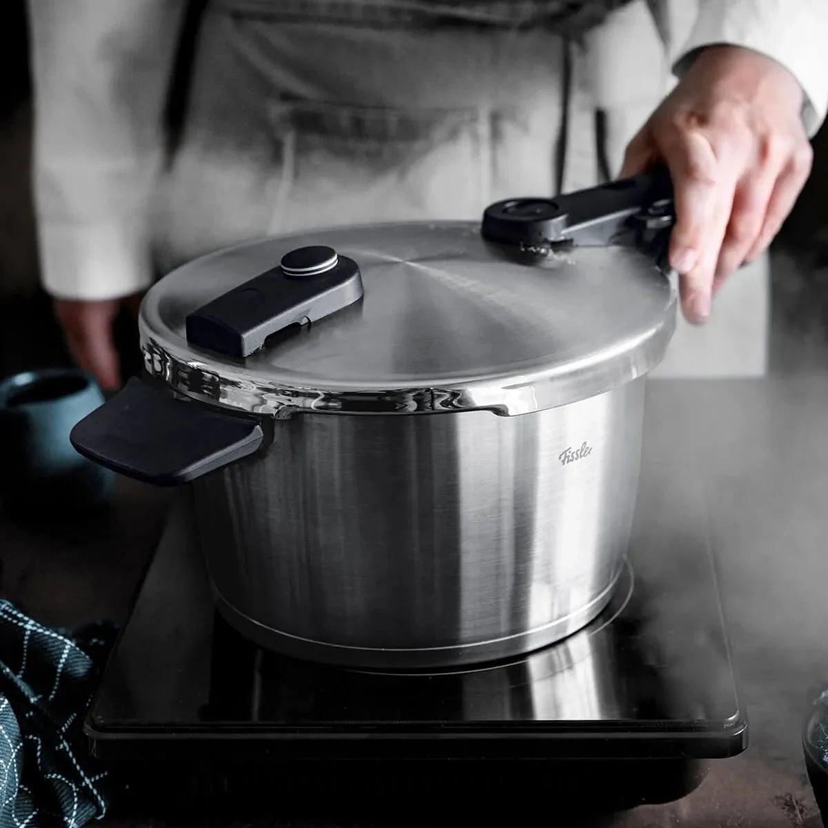 Fissler Vitaquick Premium / Schnellkochtopf (6 L, Ø 22 cm) Edelstahl-Dampfkochtopf, 2-Garstufen, Made in Germany – Induktion