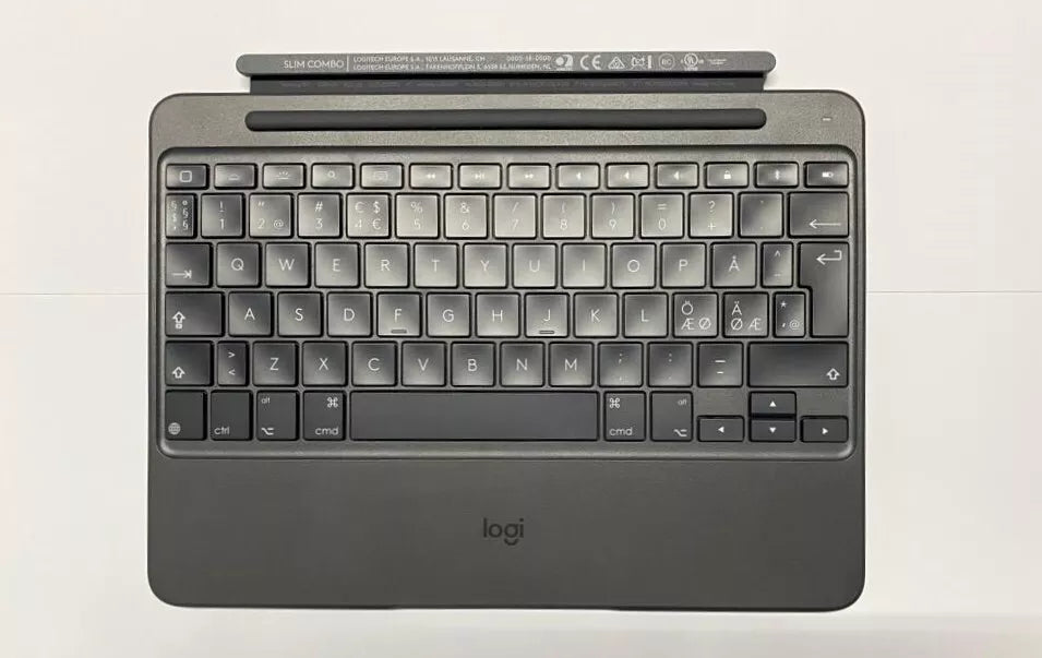 Logitech Slim Combo für iPad der 5. & 6. Generation (920-009034 / 920-009046 NEU