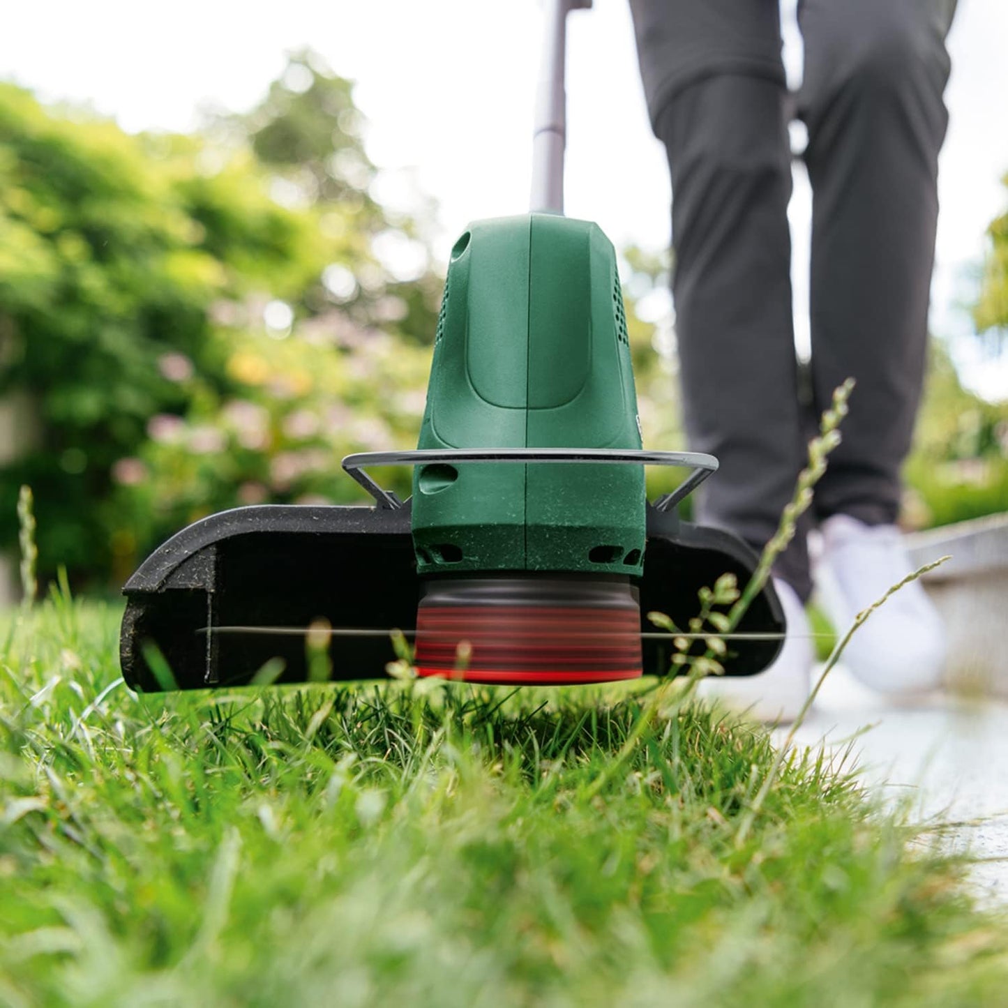 Bosch Akku Rasentrimmer EasyGrassCut 18V-230 mit Akku 2,0 Ah und Ladegerät - Bestartikel-Shop