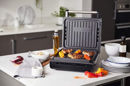 George Foreman Kontaktgrill & Panini- / Sandwichgrill [Smokeless - 87% weniger Rauch] Tischgrill (abnehmbare & spülmaschinengeeignete Grillplatten, 200°C Grilltemperatur, Edelstahlgehäuse) 28000-56